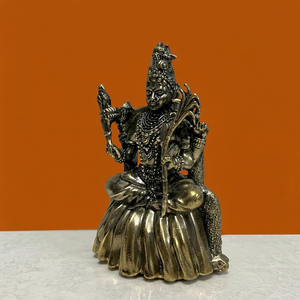 Statue artisanale en laiton de la déesse Rajrajeswari |   Idole de déesse en cire coulée, design traditionnel, artisanat Nirmala pour table - Product Image 1