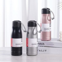Bouteille d'eau isotherme à double paroi sans BPA de grande capacité 500 ml avec corde, personnalisable