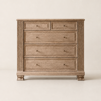 Commode à 5 tiroirs en bois massif, design classique de manoir, surface vieillie, fabrication artisanale, pour intérieur résidentiel de luxe