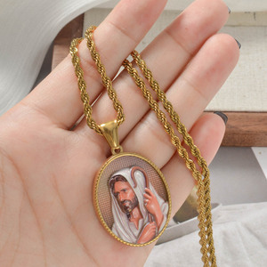 Cadenas finas antideslustre unisex de acero inoxidable, collar con colgante de cadena dorada con estampado religioso vintage. - Product Image 1