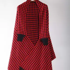 卸売冬2020新着ターンダウンネック女性ニットポンチョセーターパターン女性用かぎ針編みポンチョセーター