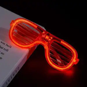 Yeni yıl Glow karanlık parti malzemeleri deklanşör tonları LED güneş gözlüğü 6 renk Light Up gözlük çocuklar için yetişkin