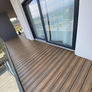 Tarima Exterior de Madera Plástica Compuesta (WPC) Europea Resistente a las Polillas, Baldosas para Patio con Aislamiento Térmico y Relieve 3D - Product Image 4