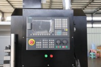 Torno CNC Horizontal de Bancada Plana de Alta Precisión, de un Solo Husillo, Automático y de Uso Pesado, Modelo QK1319 con Sistema de Control GSK