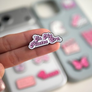 Nouveauté 2026 : Épingles personnalisées en émail souple – Autocollants pour téléphone thème Fille Rose et Arabe, Stock usine disponible pour la décoration de téléphones/sacs - Product Image 5