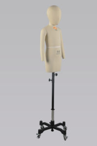 Maniquí de parte superior del cuerpo de la modista infantil orientada a la moda americana europea con dibujo de patrón de medio cuerpo de fibra de vidrio - Product Image 2