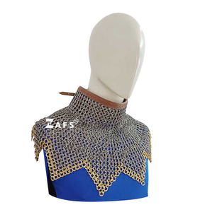 Collier de chevalier médiéval artisanal en acier doux avec anneaux en laiton, motif en zigzag, garniture en cuir pour reconstitution historique - Product Image 3