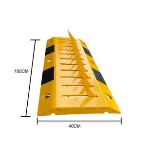 Punte gialle per pneumatici Killer a una direzione per blocco stradale velocità gobba in metallo barriera stradale - Product Image 6