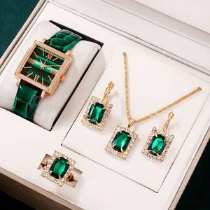 Nuovo Set di Gioielli da Donna con Orologio Quadrato con Numeri Romani, Collana, Anello e Orecchini - Product Image 1