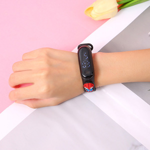 Reloj electrónico LED para niños, juguete de peluche de dibujos animados, regalo para niños de 4 a 6 años, material plástico, unisex - Product Image 4