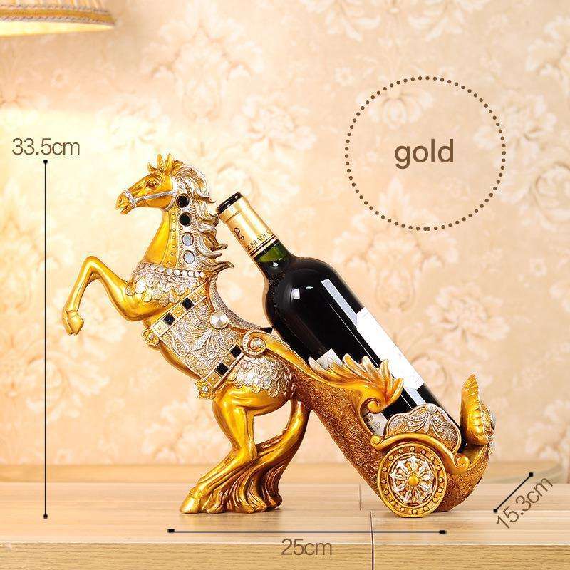 Horse-drawn carriage - gold