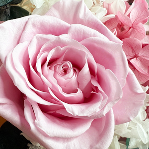 ช่อดอกไม้แฮนด์เมด D417 ของตกแต่งบ้าน ช่อดอกกุหลาบนิรันดร์ สำหรับวันวาเลนไทน์และวันเกิด - Product Image 4