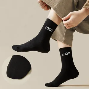 Beyaz siyah pamuklu erkek çorabı yetişkin özelleştirilmiş özel Logo iş spor rahat çorap örme moda & sıcak tutmak & spor 37g