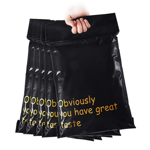 Poignée en plastique Poly Mail, emballage de courrier, sacs de courrier noir, sac de courrier pour vêtements - Product Image 1