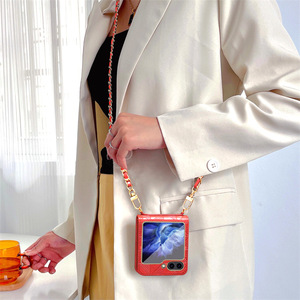 เคสโทรศัพท์แบบพับได้ Samsung Flip6/5 ชุบเคลือบเงา ดีไซน์เก๋ไก๋ พร้อมสายคล้องคอสุดอินเทรนด์สไตล์เกาหลี - Product Image 4
