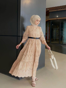 Robe longue ample à col brodé et dentelle ajourée, style sucré malaisien, pour femmes d'Asie du Sud-Est - Product Image 6