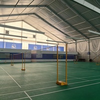 Structure de toit en aluminium résistante au vent en PVC pour abri de court de tennis