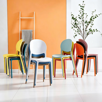 Leichter Stapelbarer Wasserdichter Moderner PP-Stuhl Umweltfreundliches Langlebiges Design für Hotel Einkaufszentrum Schule Esszimmer Café Garten Terrasse