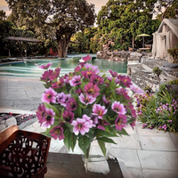 Bunga Hollyhock Buatan Tiruan untuk Dekorasi Luar Ruangan, 4 Bundel Bunga Musim Semi Sutra Tiruan dengan Daun Tanaman Tahan UV