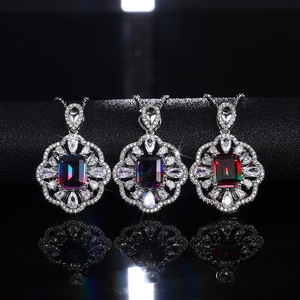 Collar con colgante de circonita colorida con diseño de flor hueca para mujer, cadena de cable, joyería de moda - Product Image 1