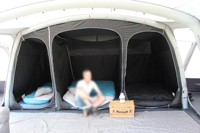 Tente familiale gonflable de luxe portable de qualité supérieure, résistante aux UV, imperméable, avec deux chambres et un salon, ouverture rapide