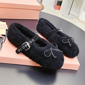 รองเท้าบัลเล่ต์แบบมีสายรัดประดับโบว์ รุ่นพรีเมียมใหม่ ปี 2026 สีน้ำตาล ขนเท็ดดี้  สำหรับฤดูหนาว ให้ความอบอุ่น - Product Image 4