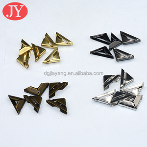 ตัวป้องกันขอบทองเหลืองสีทองวัสดุเหล็กพิมพ์ลายอุปกรณ์เสริมจากโรงงานตัวป้องกันขอบหนังสือคลิปมุมโลหะสำหรับเมนู - Product Image 2