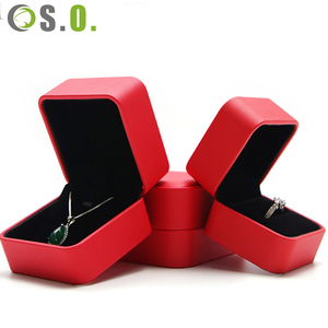 Caja de Joyería Octogonal de Cuero Personalizada con Logotipo, para Collares, Pulseras y Anillos - Product Image 1