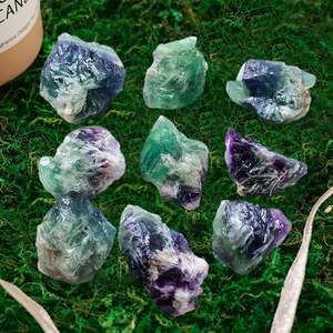 Pierre brute de fluorite naturelle en plumes, magnifiques pierres pour la décoration intérieure, cristal de guérison et cadeau idéal pour les fêtes - Product Image 2