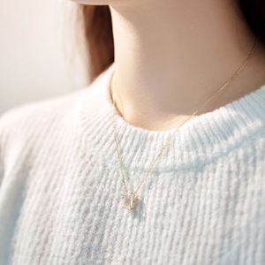 Collier pendentif Dylam haut de gamme pour femme, lettre initiale Q en cristal de zircone 5A et breloque, chaîne dégradée de couleurs - Product Image 4