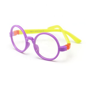 2025 tốt nhất bán phong cách trẻ em dễ thương nhiều màu Silicone kính mắt cho bé trai và bé gái - Product Image 3