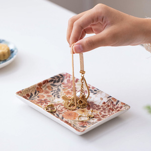 XUANHUI Bandeja de Porcelana Blanca Creativa de Estilo Europeo, Plato de Frutas Irregular Minimalista de Estilo Campestre, Plato Pequeño para Bodas - Product Image 4