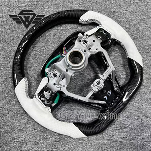 <span class=keywords><strong>Volant</strong></span> de voiture en fibre de carbone personnalisé avec cuir perforé blanc adapté pour Toyota 8th Camry Corolla CHR <span class=keywords><strong>RAV4</strong></span> - Product Image 6
