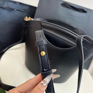 Drioshipping 2024 Sac fourre-tout de luxe pour les femmes Nouveau style Sac de panier en cuir véritable Grande capacité Sac de marque à la mode - Product Image 5