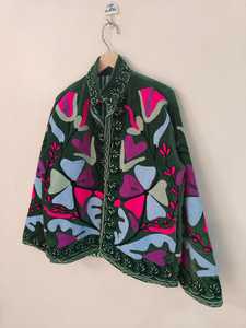 Veste en velours brodée Suzani verte, motif floral vibrant, style folklorique unique, vêtement d'extérieur, veste brodée Suzani colorée - Product Image 3