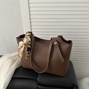 Sac à main IStapromo en PU haut de gamme avec fermeture éclair, style printemps 2026, polyvalent pour toutes les occasions, sac à bandoulière unique avec sangle sous le bras - Product Image 4