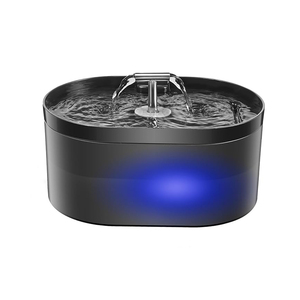 Bebedero Automático para Gatos de Plástico Elegante de 2.2L con Filtro de Carbón Activado por Luz, Dispensador de Agua Portátil Fácil de Limpiar - Product Image 2