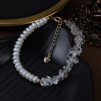 Nouveau style original, design de niche, bracelet unisexe en perles d'eau douce naturelles blanches, patchwork de cristaux, motif cœur, fermoir à ressort