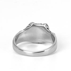 Bague pour homme en acier inoxydable 316, motif tête de chien gothique, bande fine, textures contrastées, esthétique vintage sombre et élégante - Product Image 3