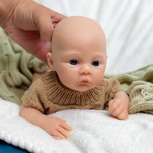 Bambola in Silicone Realistica da 12 Pollici, Neonata con Occhi Aperti, Giocattolo Morbido per Regali Festivi - Product Image 4