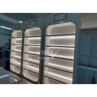Étagère murale pour perruque en cheveux humains, étagère en MDF avec verre trempé, éclairage LED, mobilier de magasin de soins de la peau, design d'intérieur, cosmétique