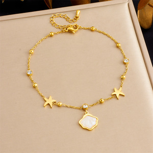 Chaîne de cheville style océan avec étoile de mer et coquillage, en acier inoxydable plaqué or, avec petites perles délicates, pour femme, idéale pour l'été - Product Image 2