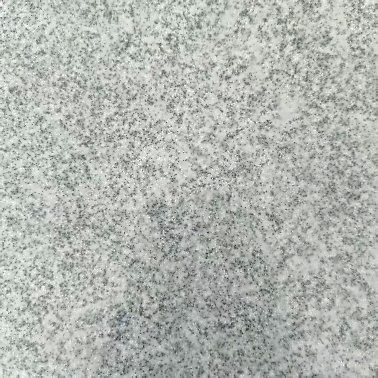 Gris foncé