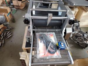 Machine industrielle multifonctionnelle automatique en acier inoxydable 304 pour la fabrication de pain roti, de maïs et de tortillas mexicaines - Product Image 5