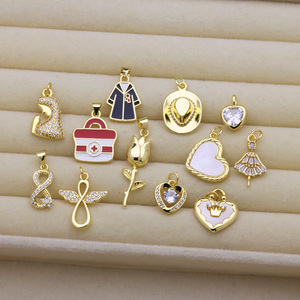 Colgante de Joyería DIY Chapado en Oro de 18K con Diseño de Sombrero Vaquero del Oeste, Corazón, Amor Infinito, Rosa y Flor - Product Image 1