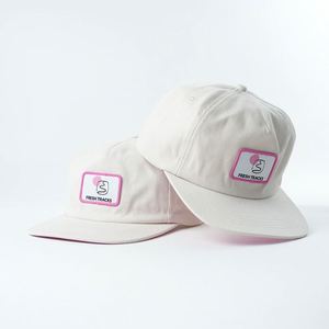 Casquettes de papa en coton de haute qualité avec visière légèrement incurvée pour hommes et femmes, nouvelle mode, logo brodé, vente en gros à chaud - Product Image 1