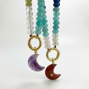 Collier en perles de cristal coloré fait à la main pour femmes, pendentif en améthyste naturelle en forme de croissant de lune, collier en perles - Product Image 2