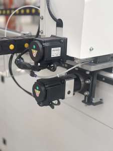 Machine de perçage et de fraisage CNC intégrée pour la fabrication de fenêtres et de portes - Product Image 5