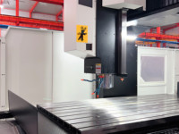Machine de fraisage à portique CNC GUOSHENG GMF3216 3000x1600mm pour le traitement des métaux