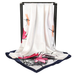 Écharpe en soie à carreaux rouge et noir Heritage 90 cm carrée <span class=keywords><strong>Bandana</strong></span> en satin pour femme pour l'hiver Écharpe chaude pour le cou et décoration de sac panier - Product Image 3